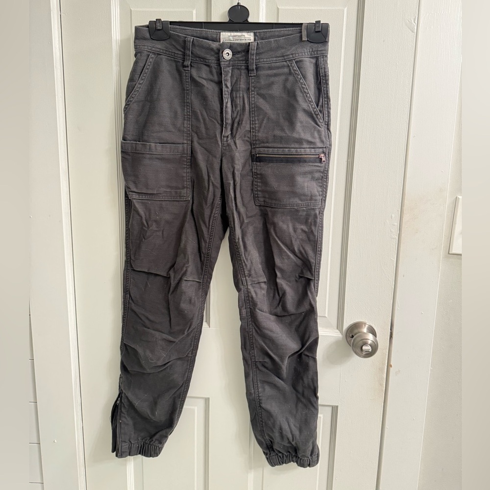 REI Co-op Trailsmith Jogger Sz. 4 in Charcoal Gray
